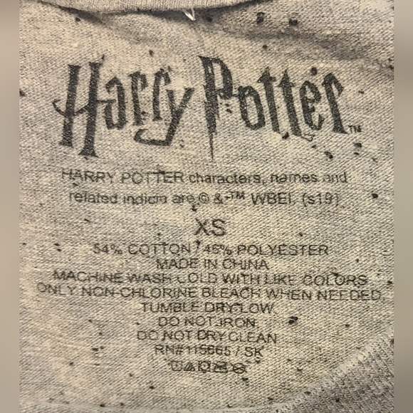 Harry Potter Gryffindor Quidditch T-Shirt XS - Picture 2 of 5